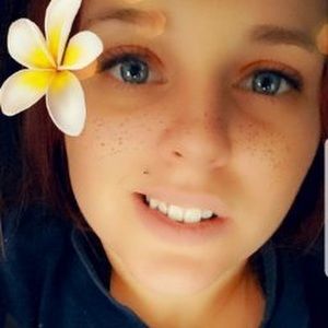 Meet your Posher, Lora